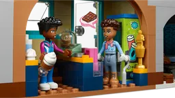 LEGO Holiday Ski Slope and Café (41756) - image 4