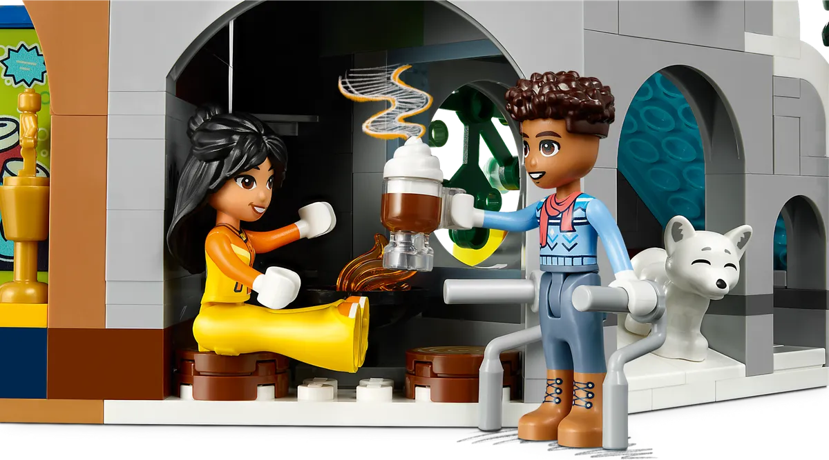 LEGO Holiday Ski Slope and Café (41756) - Bild 3