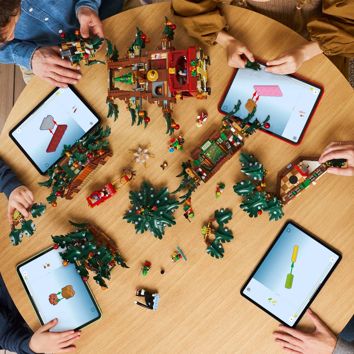 LEGO Family Christmas Tree (41843) - afbeelding 11