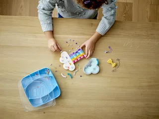 Rainbow Jewellery Stand fra LEGO – produktfoto 7 af 10