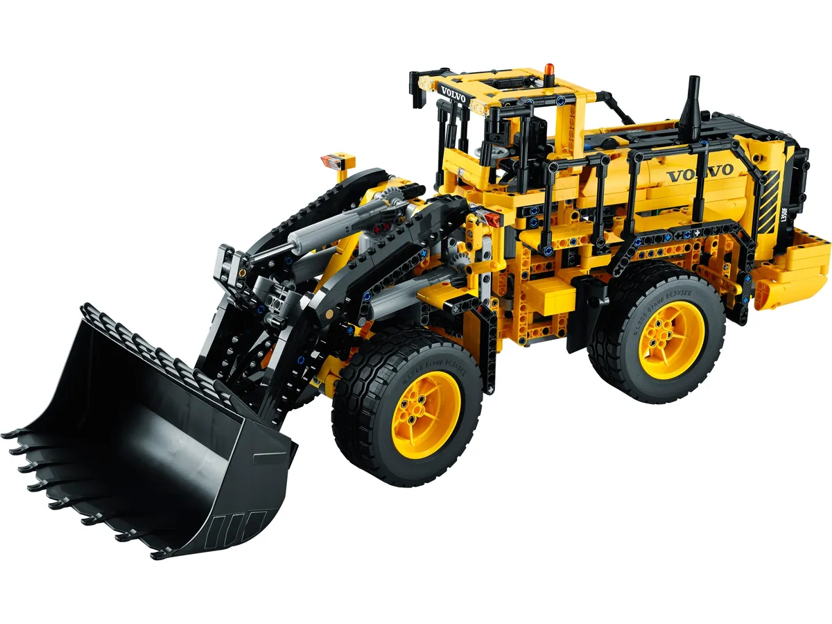 LEGO Remote-Controlled VOLVO L350F Wheel Loader (42030)