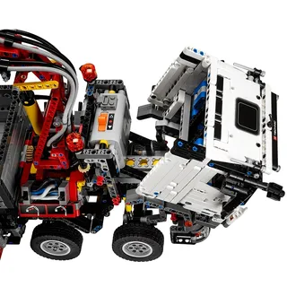 Mercedes-Benz Arocs 3245 by LEGO – product photo 4 of 7