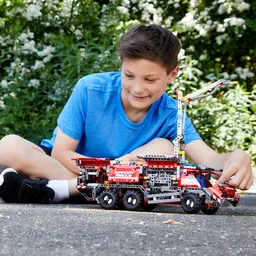 LEGO Airport Rescue Vehicle (42068) - afbeelding 4