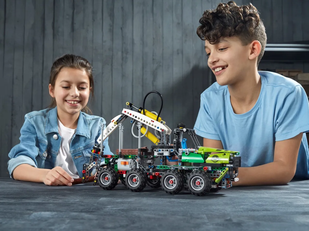LEGO Forest Machine (42080) - image 12