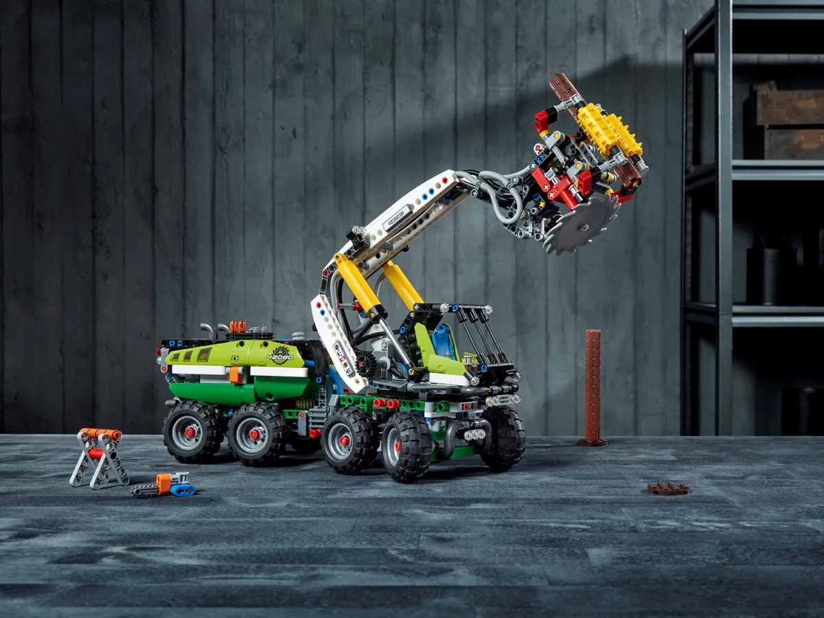 LEGO Forest Machine (42080) - image 13