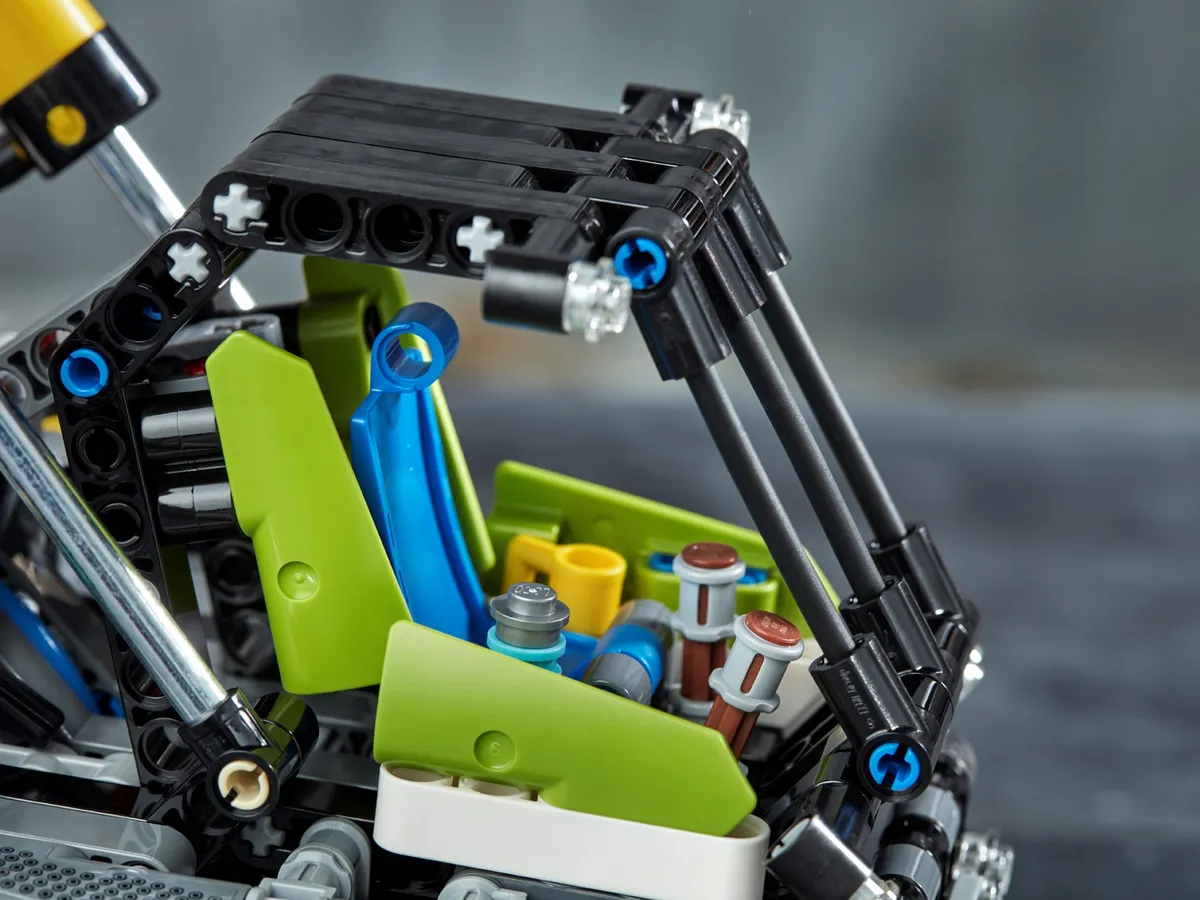 LEGO Forest Machine (42080) - image 14