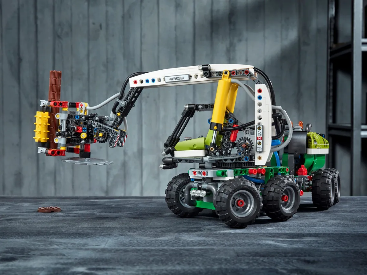 LEGO Forest Machine (42080) - image 16