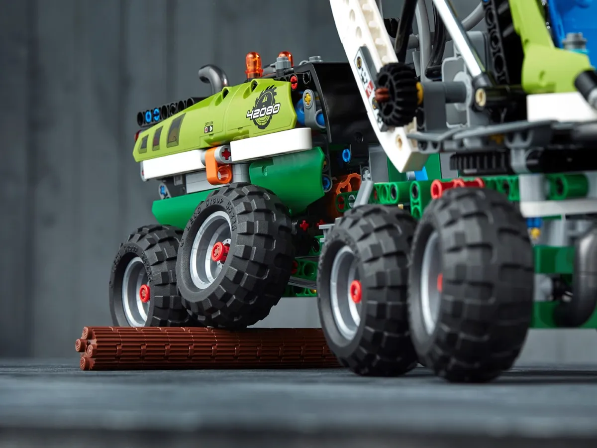 LEGO Forest Machine (42080) - image 19