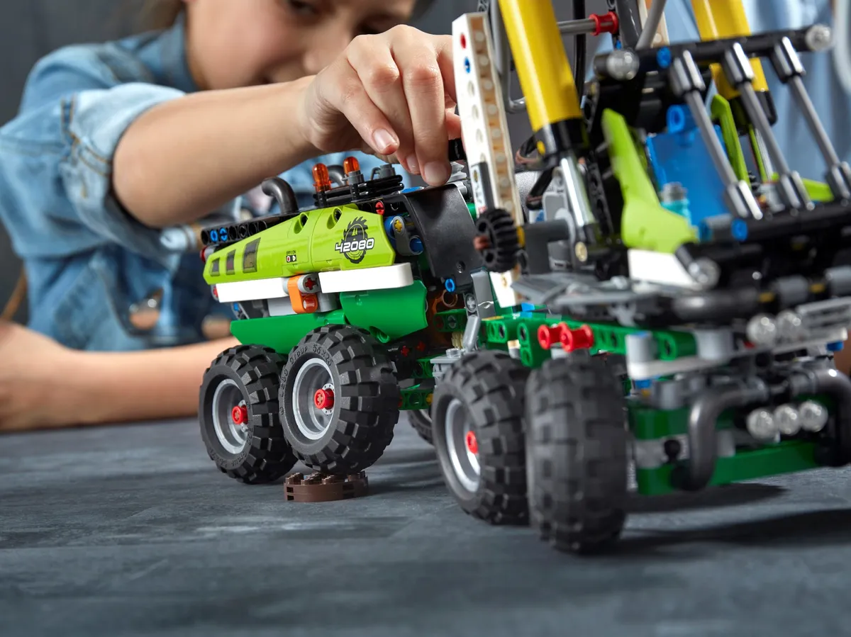LEGO Forest Machine (42080) - image 20