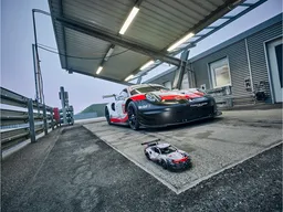 LEGO Porsche 911 RSR (42096) - image 10