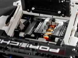 LEGO Porsche 911 RSR (42096) - image 7
