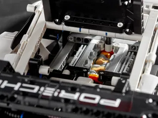 Porsche 911 RSR von LEGO – Produktfoto 8 von 15