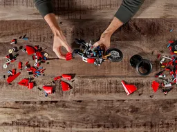 LEGO Ducati Panigale V4 R (42107) - image 10