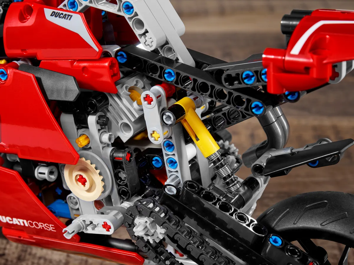 LEGO Ducati Panigale V4 R (42107) - Bild 14