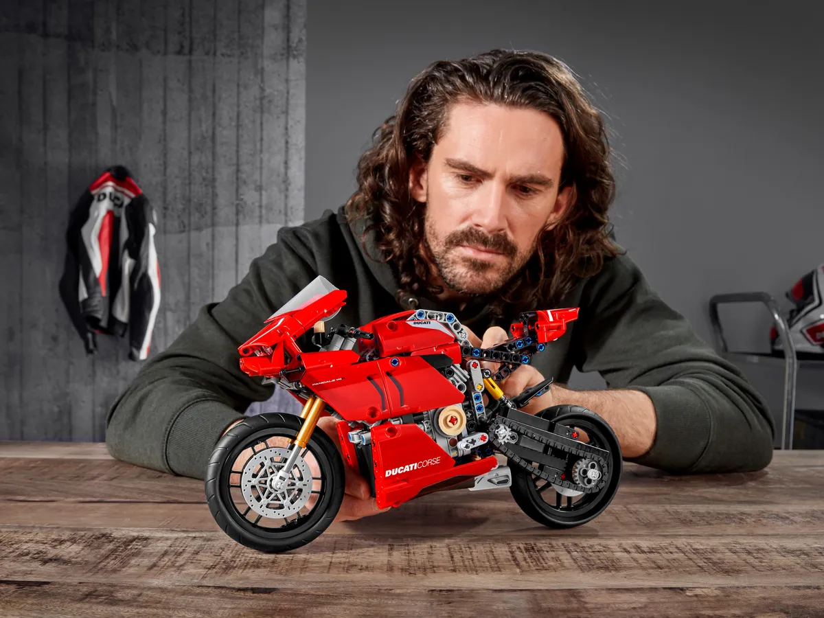 LEGO Ducati Panigale V4 R (42107) - Bild 16