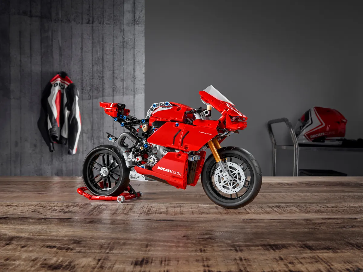 LEGO Ducati Panigale V4 R (42107) - Bild 8