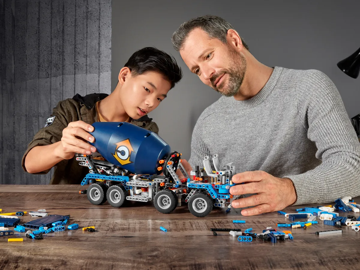 LEGO Concrete Mixer Truck (42112) - Bild 11