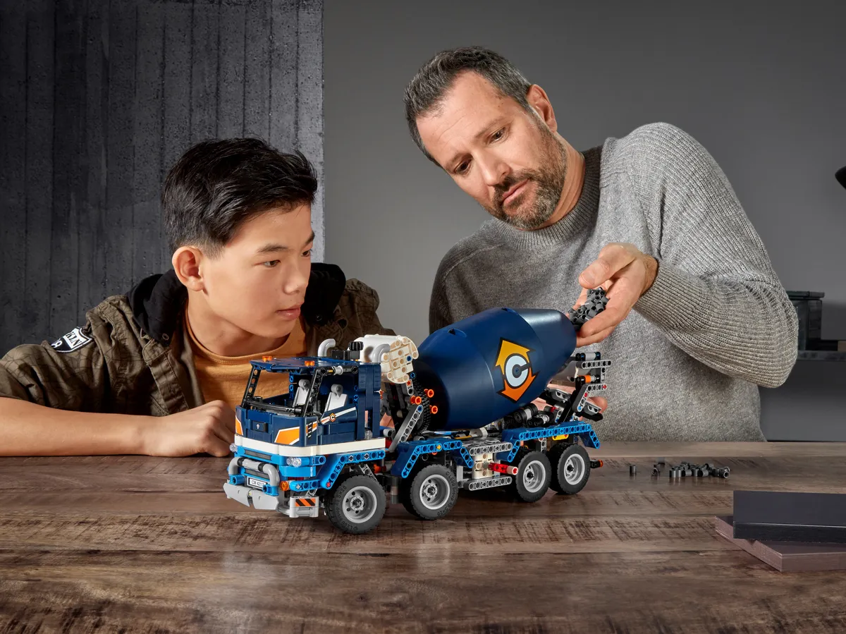 LEGO Concrete Mixer Truck (42112) - Bild 12