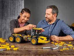 LEGO 6x6 Volvo Articulated Hauler (42114) - image 10