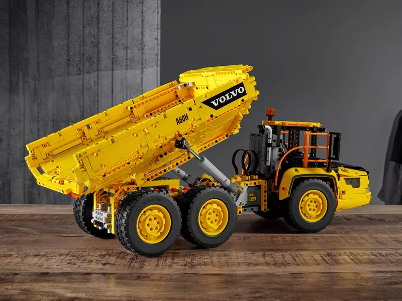 6x6 Volvo Articulated Hauler by LEGO – product photo 15 of 17