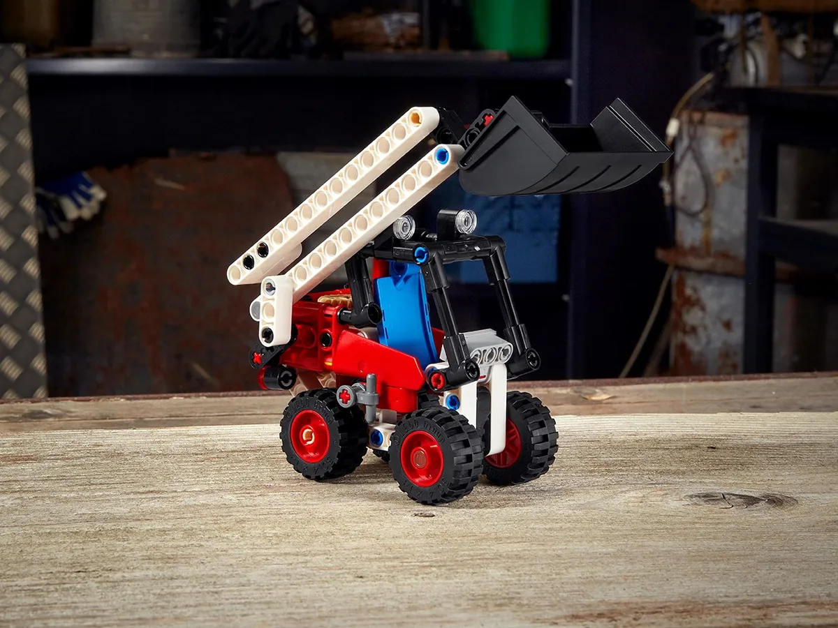 LEGO Skid Steer Loader (42116) - image 10