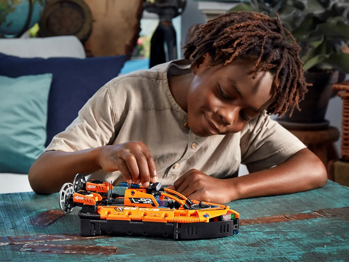 LEGO Rescue Hovercraft (42120) - image 10