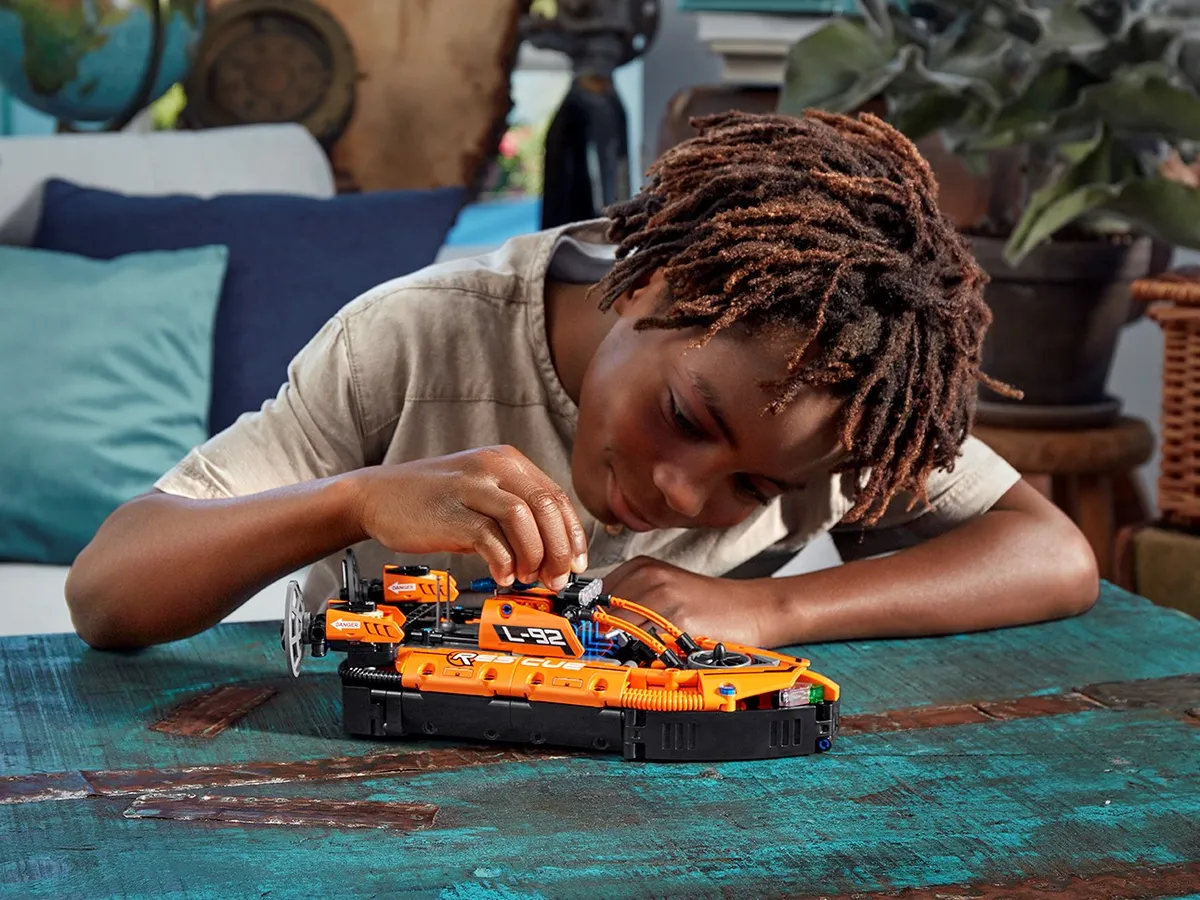 LEGO Rescue Hovercraft (42120) - image 11