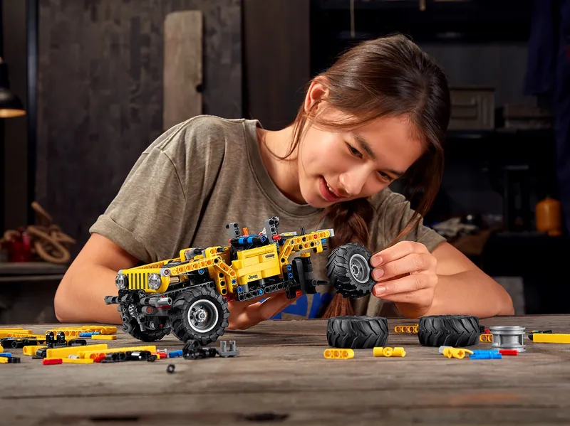 Jeep® Wrangler by LEGO – product photo 11 of 18