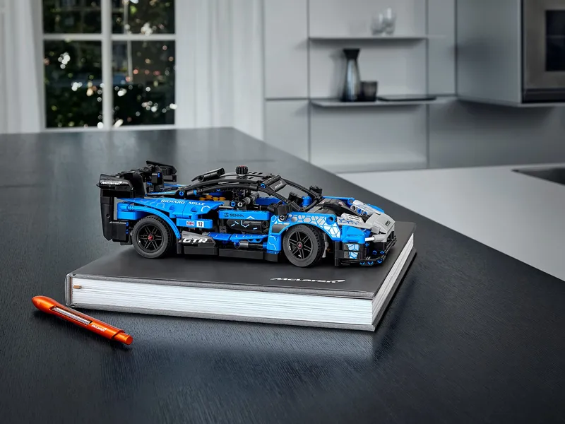 McLaren Senna GTR™ van LEGO – productfoto 15 van 15