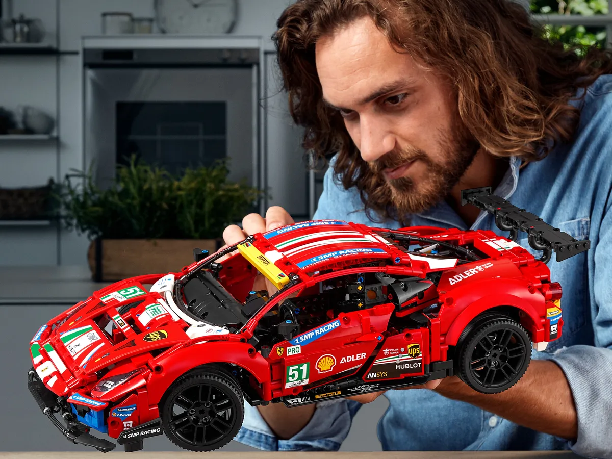 LEGO Ferrari 488 GTE “AF Corse #51” (42125) - Bild 6