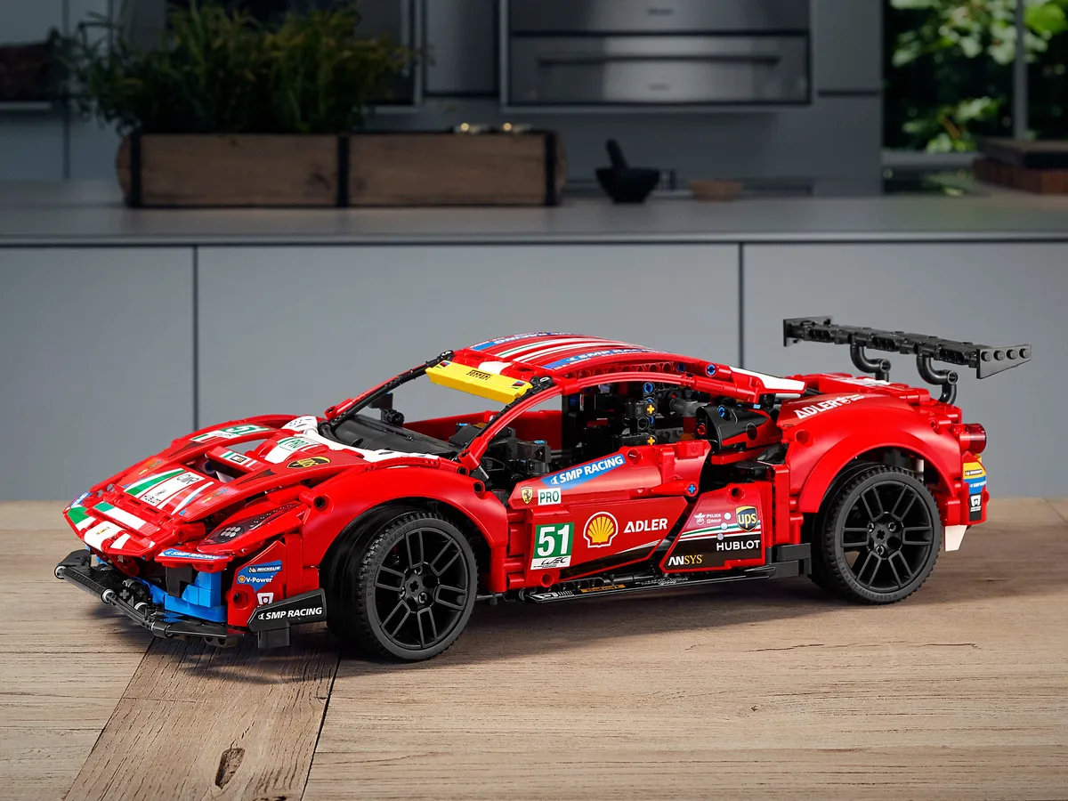 LEGO Ferrari 488 GTE “AF Corse #51” (42125) - Bild 7