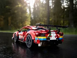 LEGO Ferrari 488 GTE “AF Corse #51” (42125) - image 8