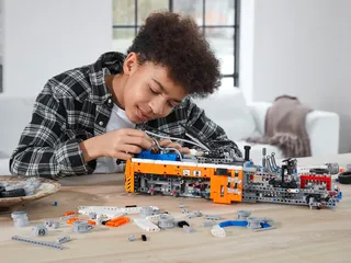 Heavy-duty Tow Truck by LEGO – product photo 12 of 19