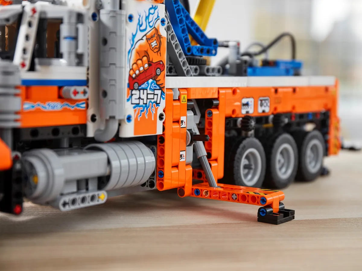 LEGO Heavy-duty Tow Truck (42128) - Bild 14