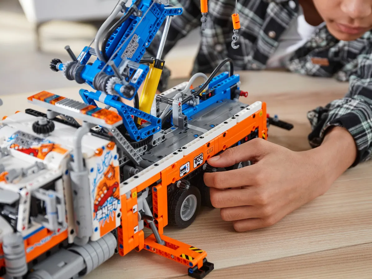 LEGO Heavy-duty Tow Truck (42128) - Bild 15
