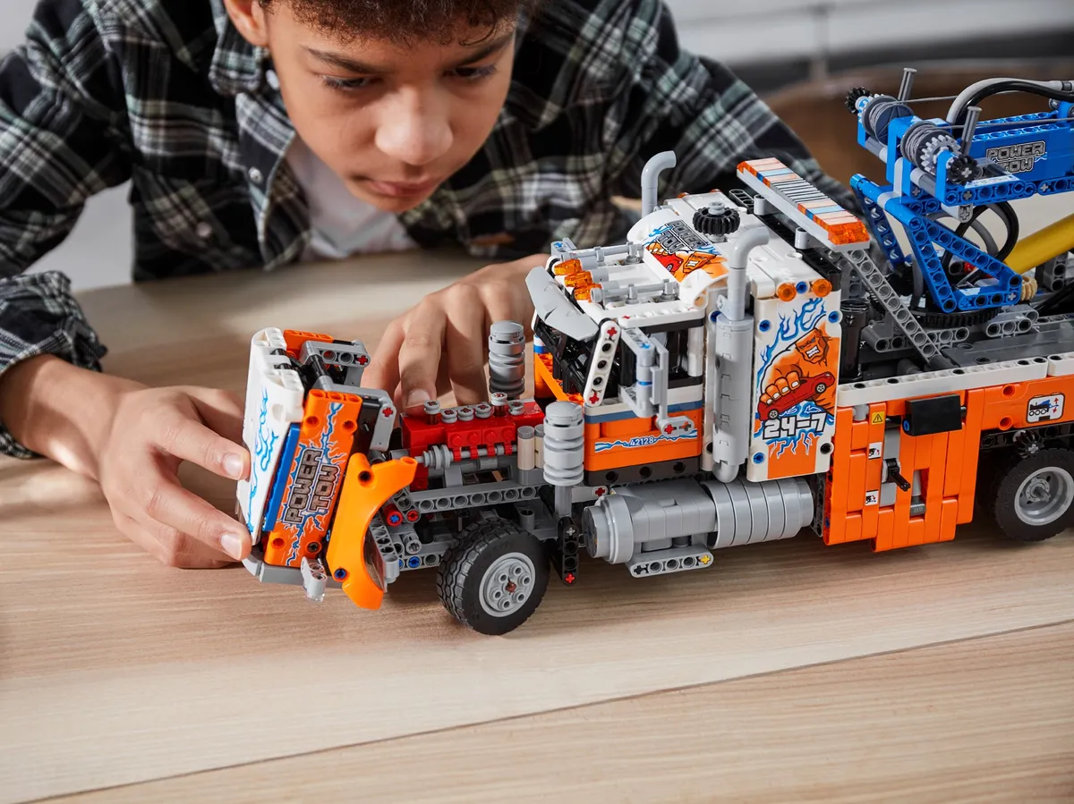 LEGO Heavy-duty Tow Truck (42128) - Bild 16