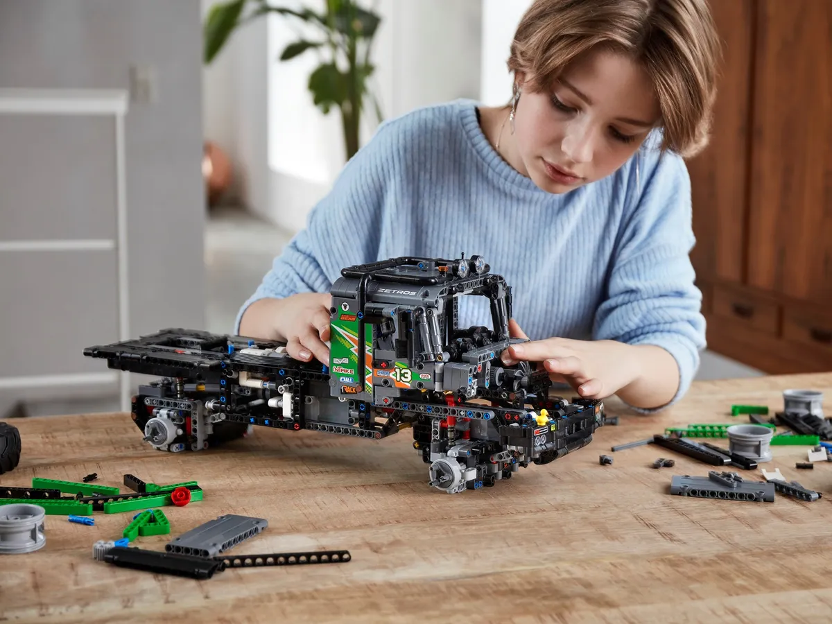 LEGO 4x4 Mercedes-Benz Zetros Trial Truck (42129) - afbeelding 12