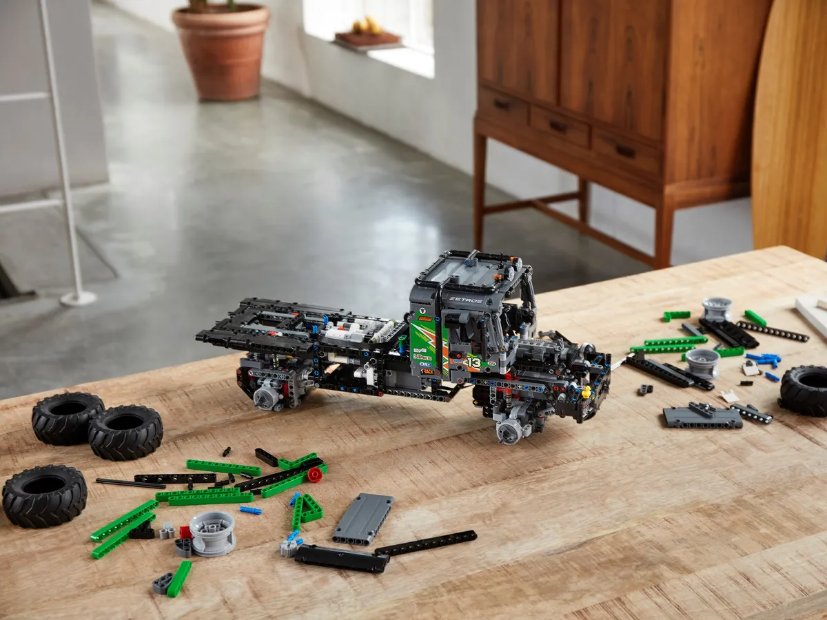 LEGO 4x4 Mercedes-Benz Zetros Trial Truck (42129) - afbeelding 13