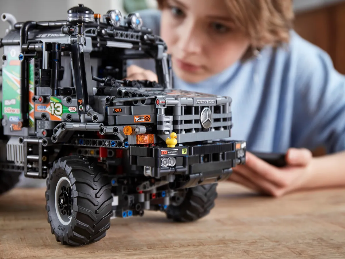 LEGO 4x4 Mercedes-Benz Zetros Trial Truck (42129) - afbeelding 14