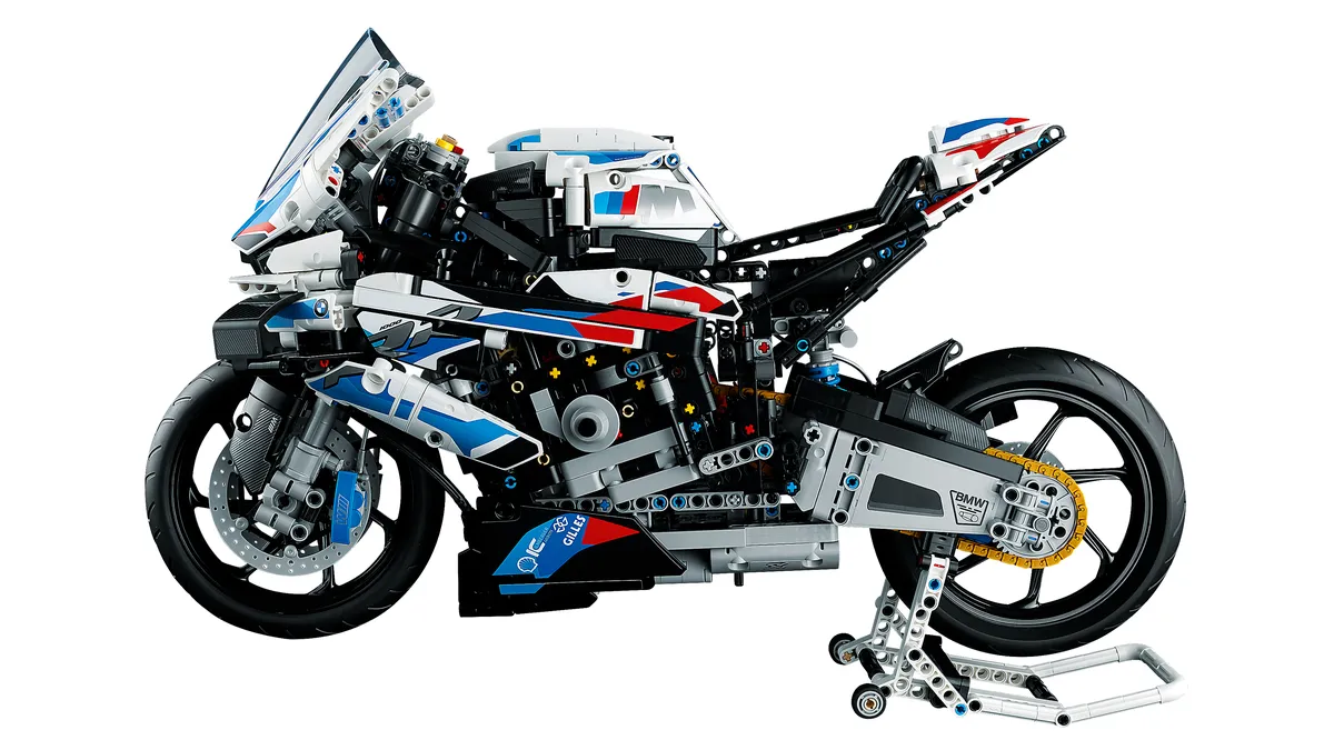 LEGO BMW M 1000 RR (42130) - image 2
