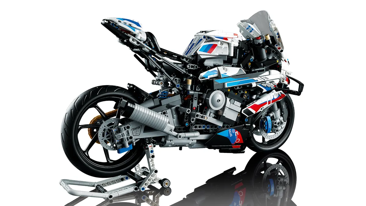 LEGO BMW M 1000 RR (42130) - image 3