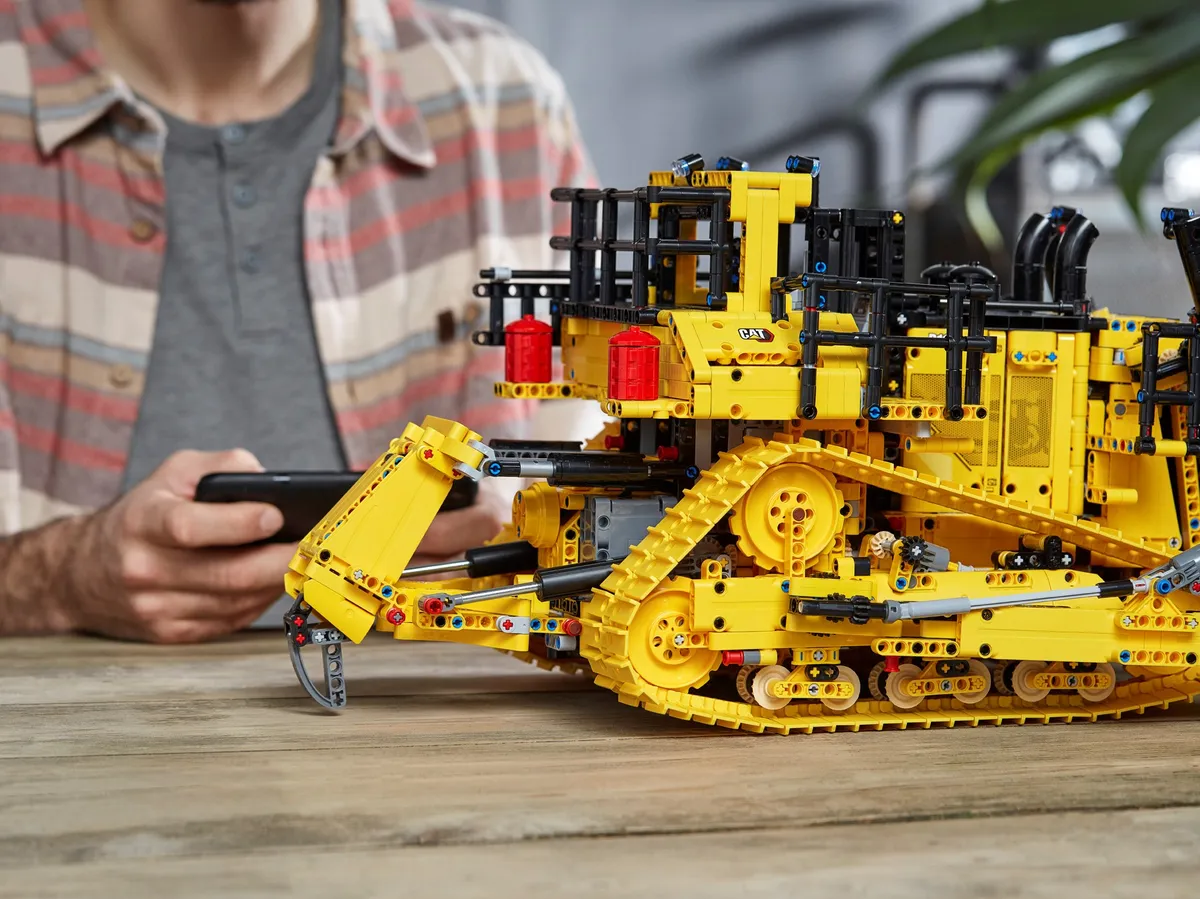 LEGO App-Controlled Cat® D11 Bulldozer (42131) - Bild 10