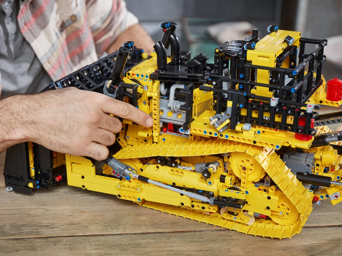 LEGO App-Controlled Cat® D11 Bulldozer (42131) - Bild 11