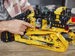 LEGO App-Controlled Cat® D11 Bulldozer (42131) - image 11