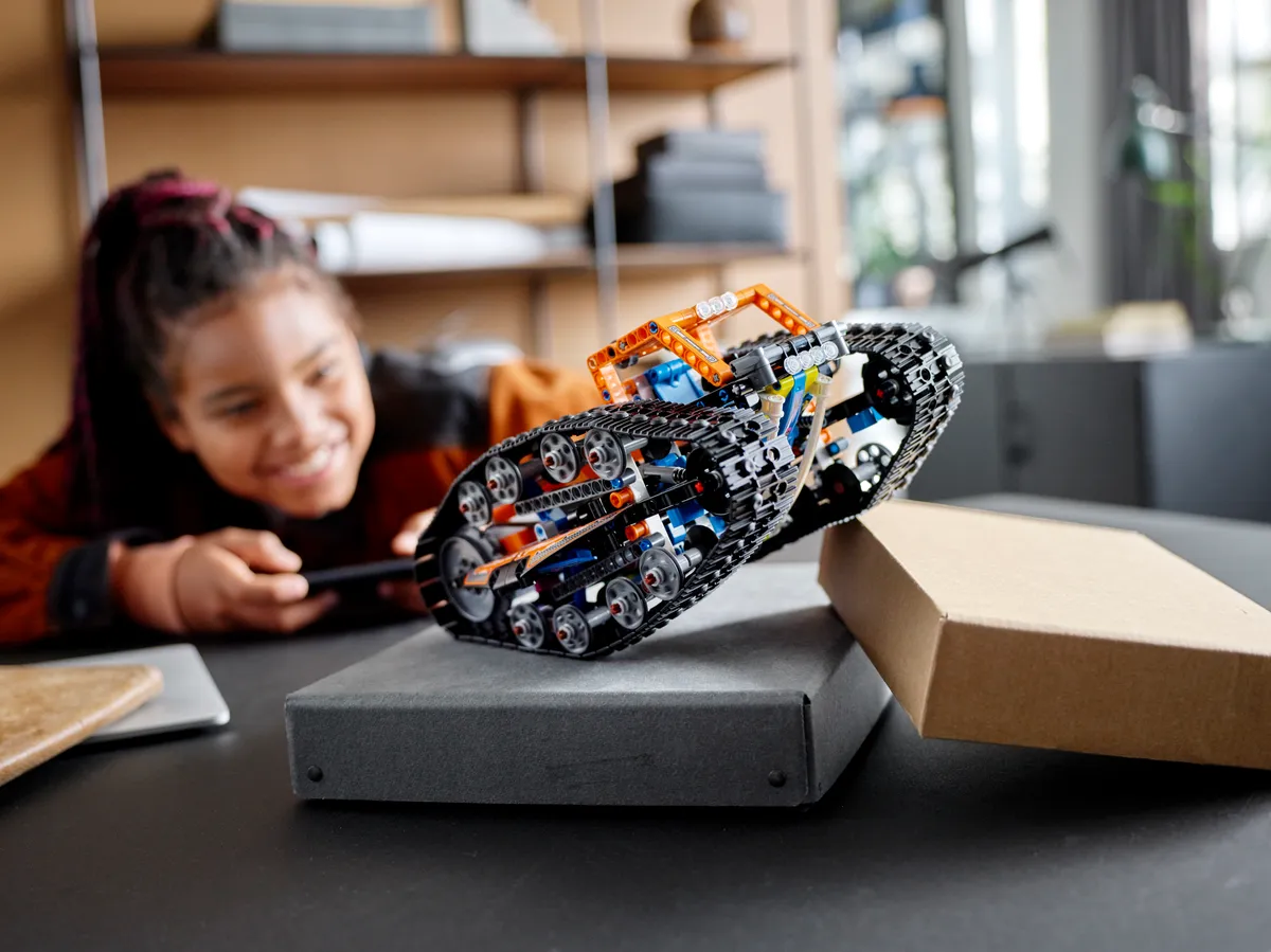 LEGO App-Controlled Transformation Vehicle (42140) - Bild 6