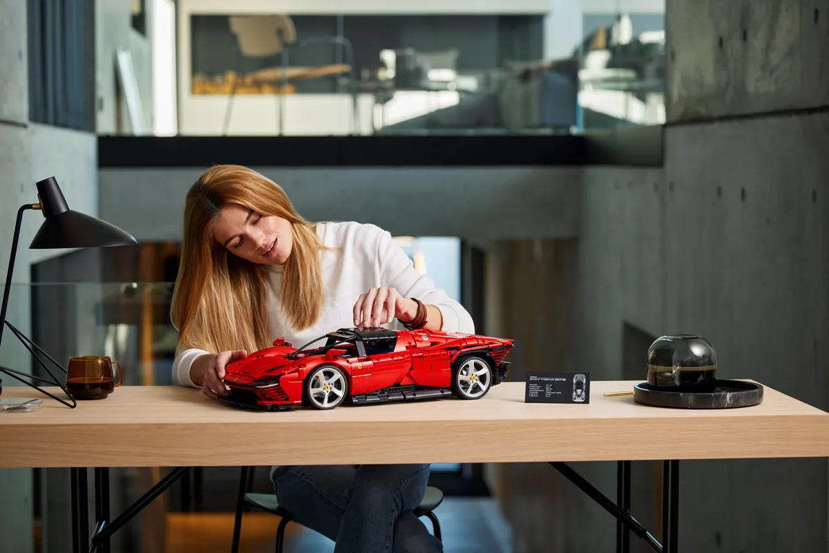LEGO Ferrari Daytona SP3 (42143) - Bild 11
