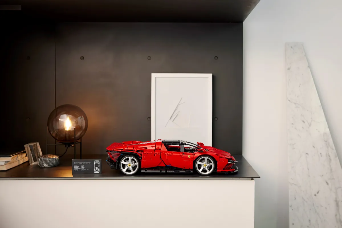 LEGO Ferrari Daytona SP3 (42143) - Bild 12