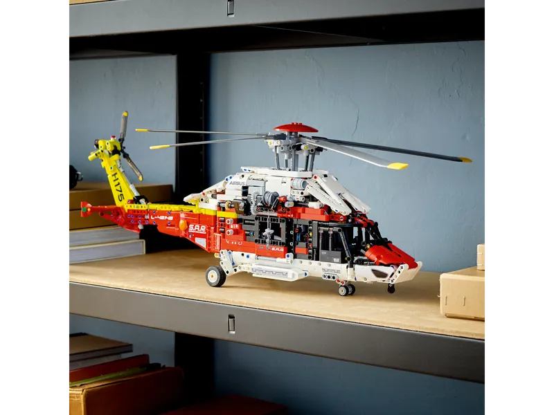 Airbus H175 Rescue Helicopter by LEGO – product photo 10 of 10