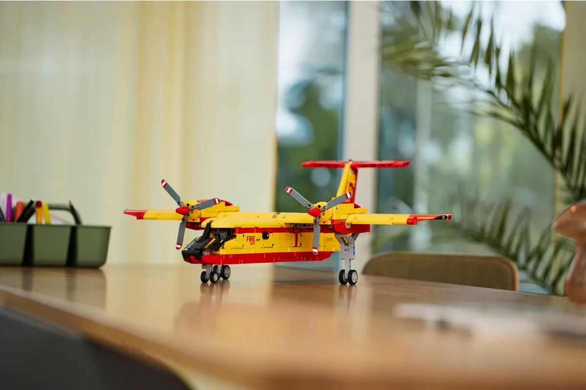LEGO Firefighter Aircraft (42152) - afbeelding 10