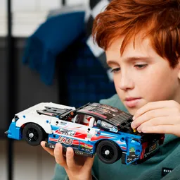 LEGO NASCAR® Next Gen Chevrolet Camaro ZL1 (42153) - image 7